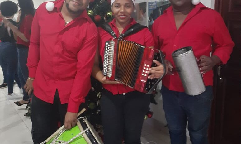 Para sus fiestas, violinistas, Saxofonistas y grupo tipico!