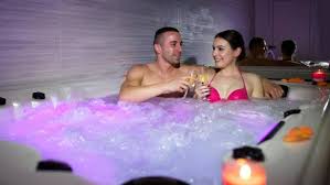 Jacuzzys y piscinas, pa combatir el calor, venta y construcc