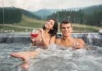 Jacuzzys y piscinas, pa combatir el calor, venta y construcc