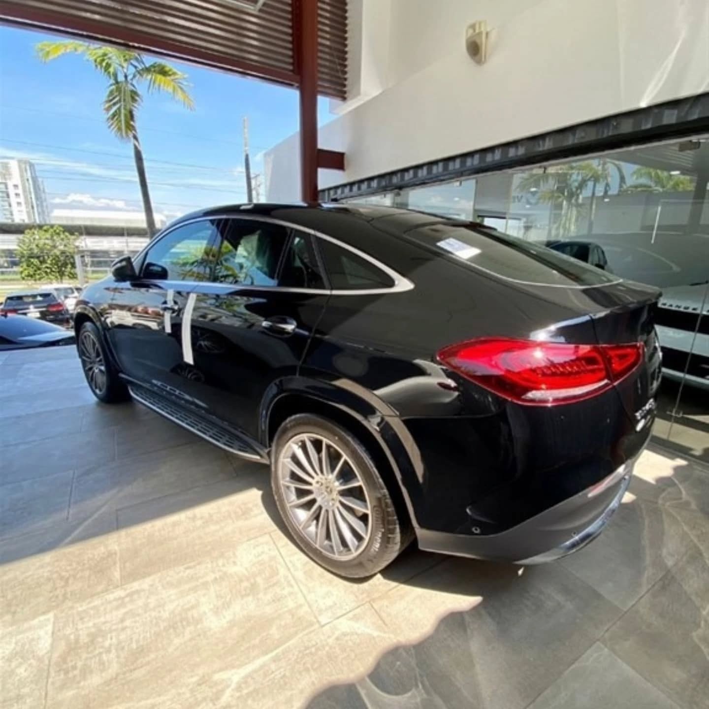 Black And White, only for Exclusives Clients!!