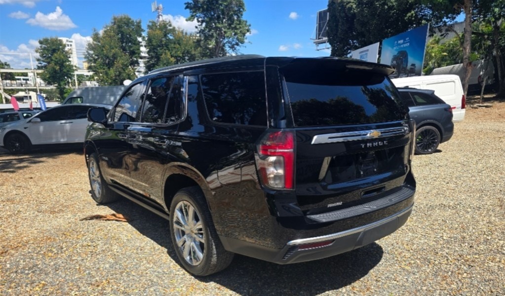 Tahoe White y otras maquinas , esperandote en el dealer!!