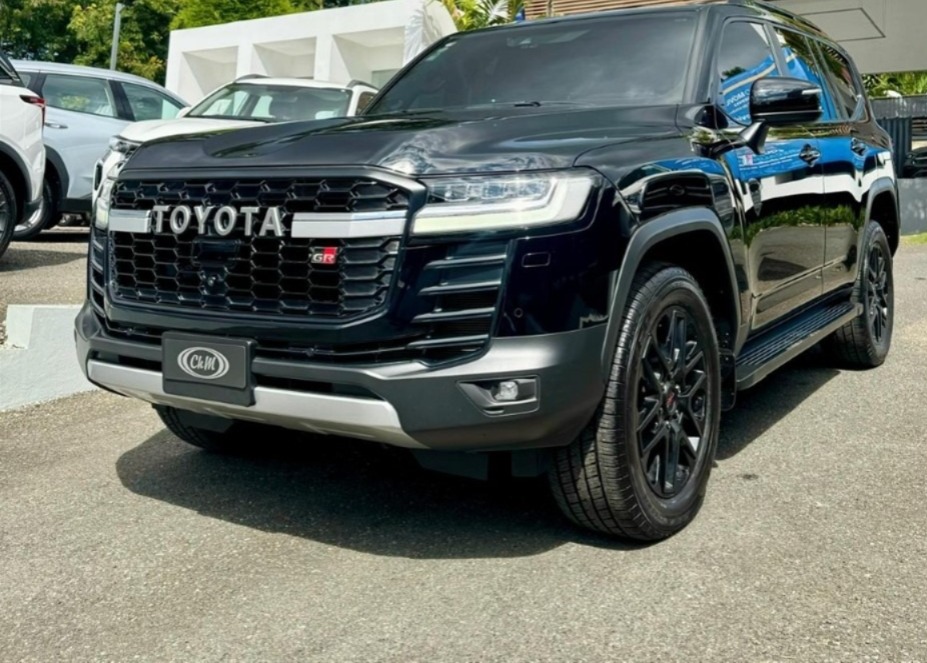 Tahoe White y otras maquinas , esperandote en el dealer!!