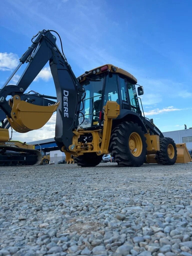 Construyendo En Rd? Alquiler De Maquinarias De Construcción!