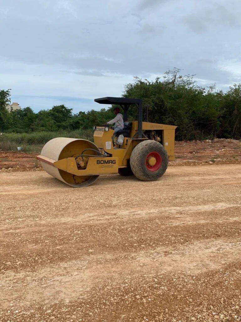 Construyendo En Rd? Alquiler De Maquinarias De Construcción!