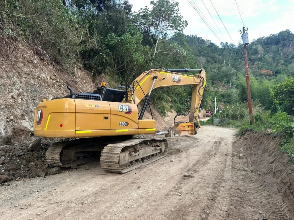 Construyendo En Rd? Alquiler De Maquinarias De Construcción!