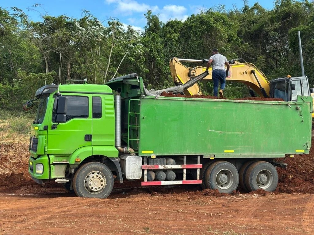 Construyendo En Rd? Alquiler De Maquinarias De Construcción!