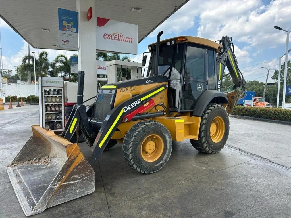 Construyendo En Rd? Alquiler De Maquinarias De Construcción!