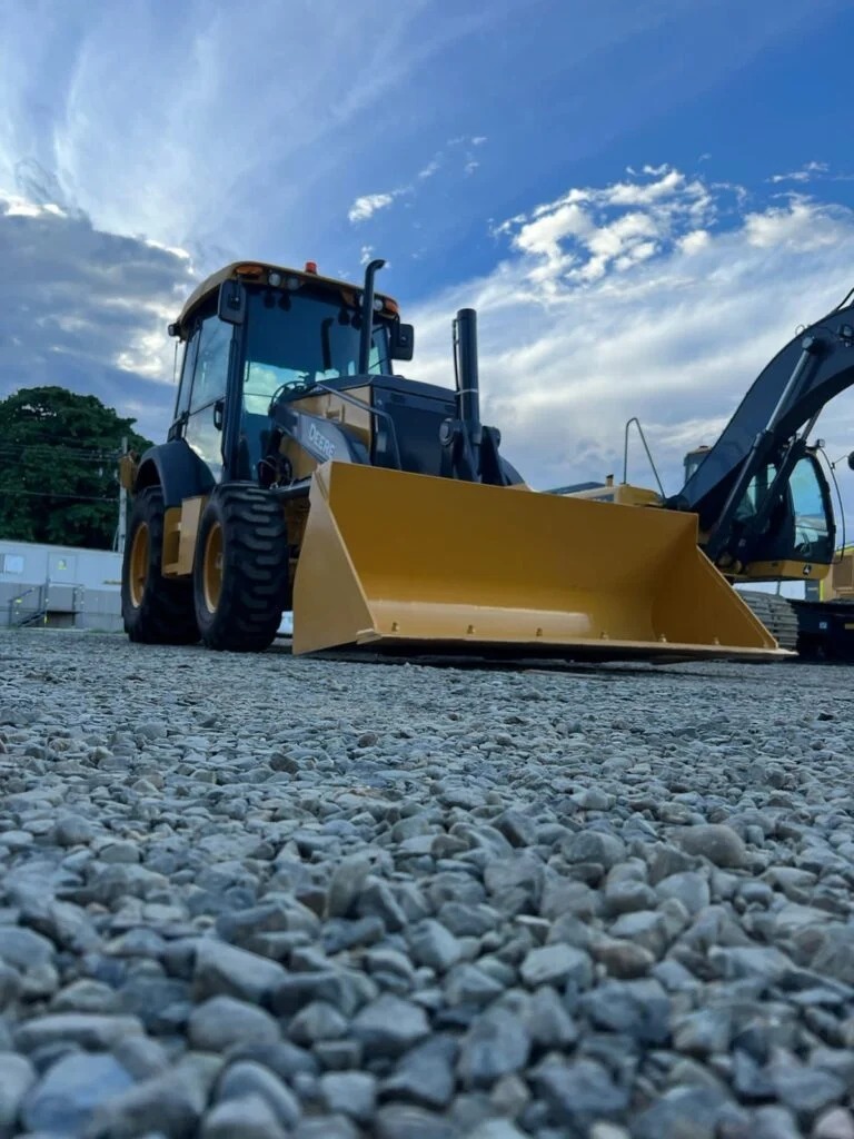 Construyendo En Rd? Alquiler De Maquinarias De Construcción!