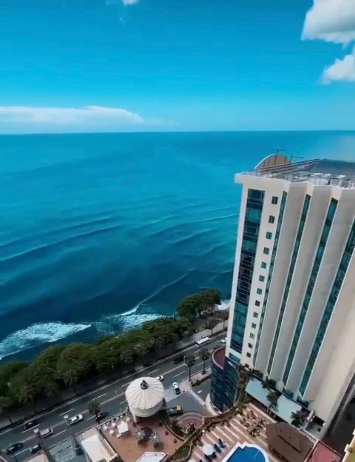 Viva Como Un Rey, Deleitandose Con Su Vista Al Mar, Piso 26