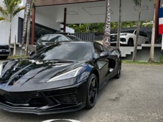 carros.charlies.dealer.chevrolet.corvettestringrayZ51.ano2022.us115mil.negro_.1-3