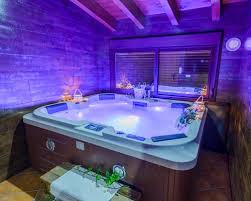 Jacuzzys Y Piscinas, Pa Combatir El Calor, Venta Y Construcc